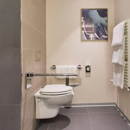 Doubletree By Hilton - Plaza