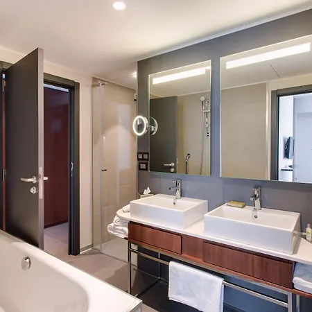 Doubletree By Hilton - Plaza Szálloda