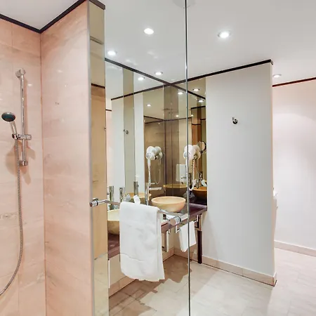 Doubletree By Hilton - Plaza 5*