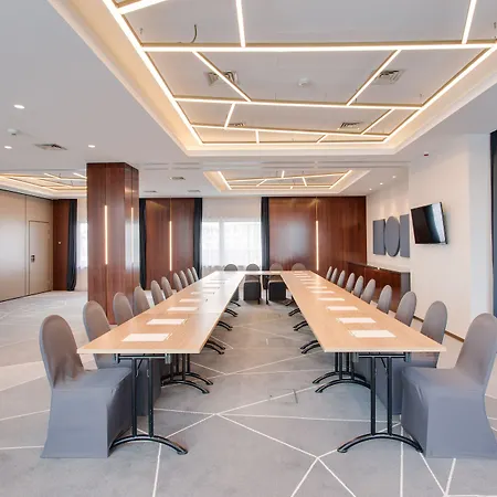 Szálloda Doubletree By Hilton - Plaza