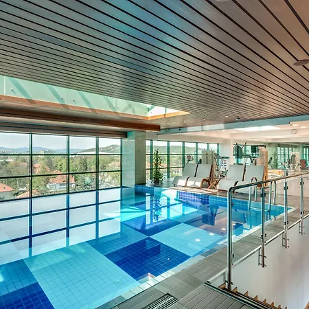Doubletree By Hilton - Plaza
