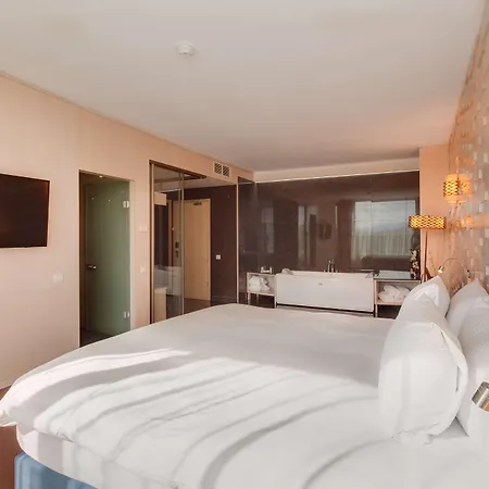Szálloda Doubletree By Hilton - Plaza 5*
