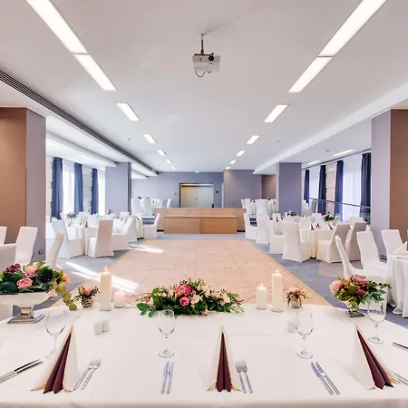 Doubletree By Hilton - Plaza Szálloda