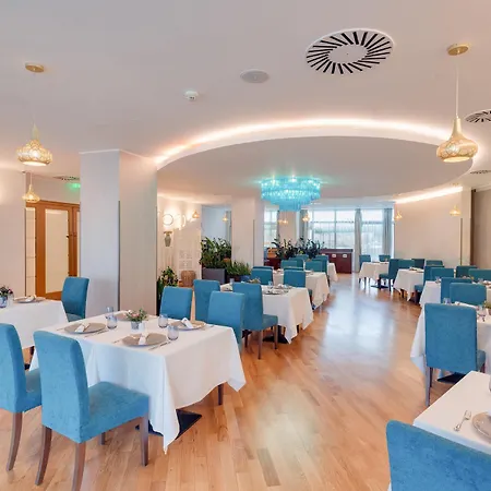 Doubletree By Hilton - Plaza Hotel