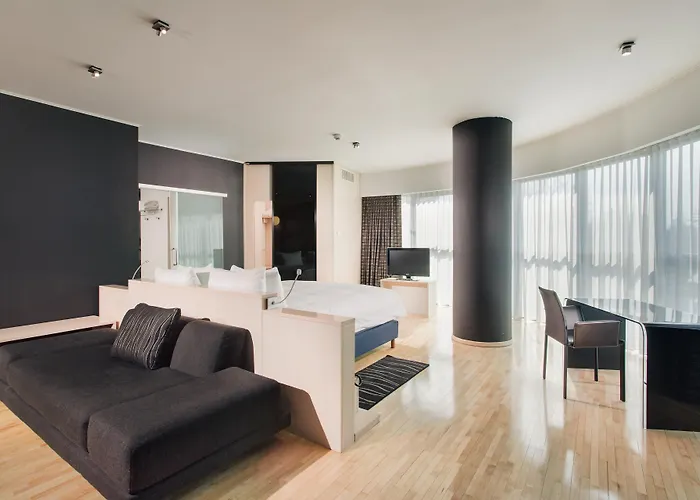 Doubletree By Hilton - Plaza Hotel