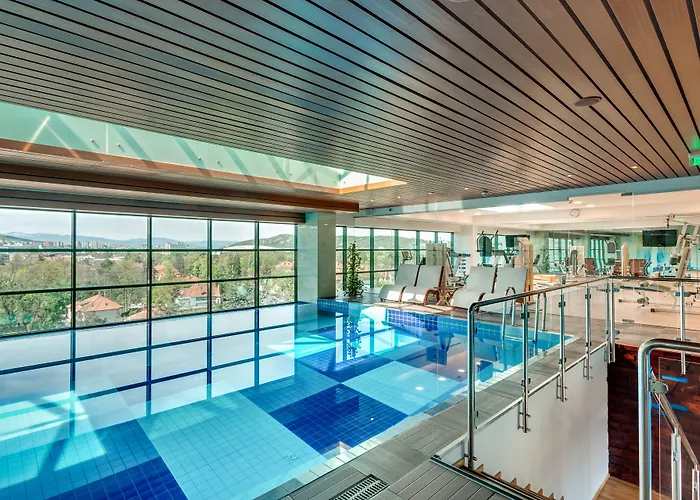 Doubletree By Hilton - Plaza